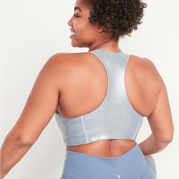 OLD NAVY Medium Support Powersoft Racerback Sports Bra in Silver Shine - Picture 2 of 7